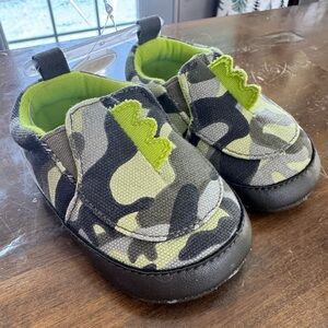 Gerber Green Camouflage Baby Slip-On Shoes size 3-6 M Dinosaur